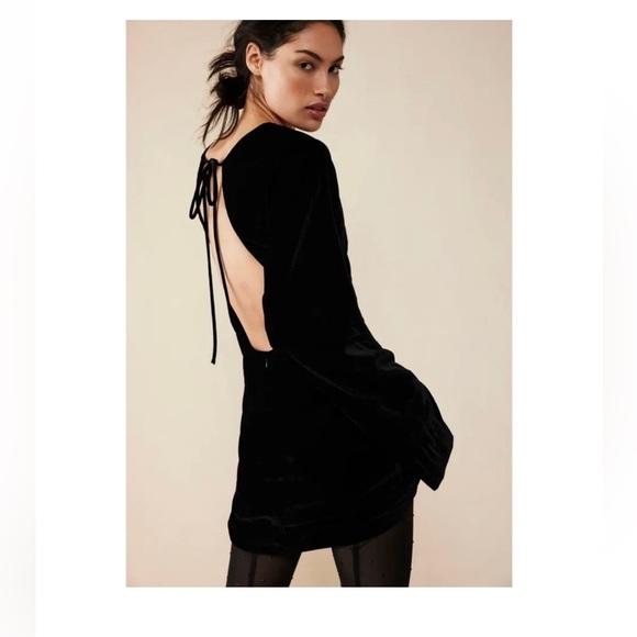 Free People Chelsey Velvet Mini Long Sleeve Black Dress Medium - Picture 2 of 3